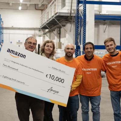 Amazon werkt samen met de Belgische voedselbank om voedselonzekerheid en hygiënearmoede aan te pakken
